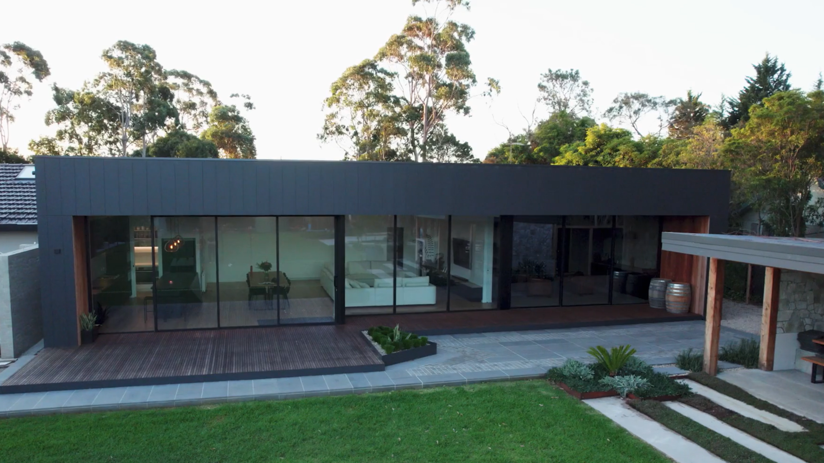 Axon wall cladding on modern house extension