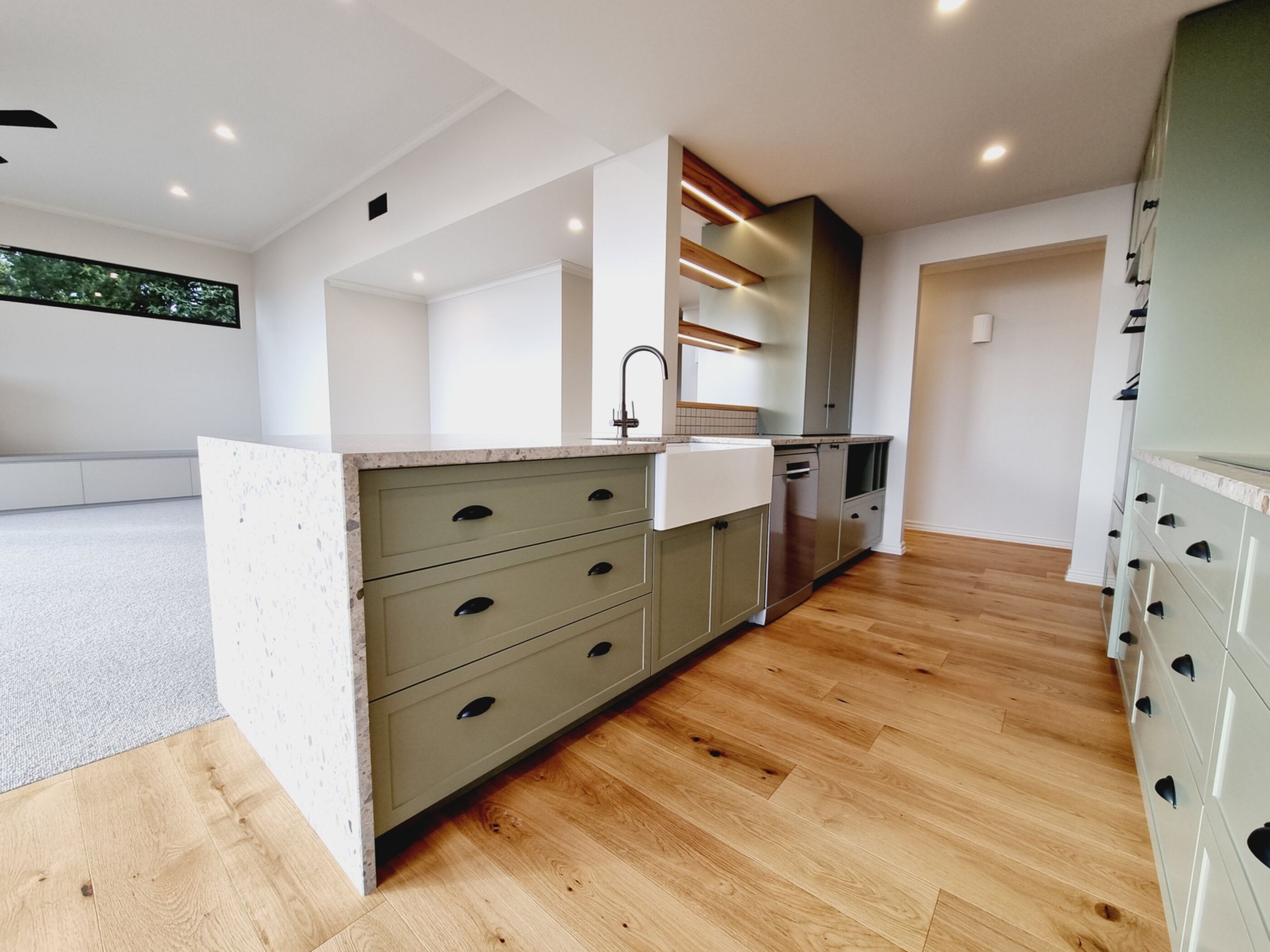 Kitchen draws and farmhouse sink