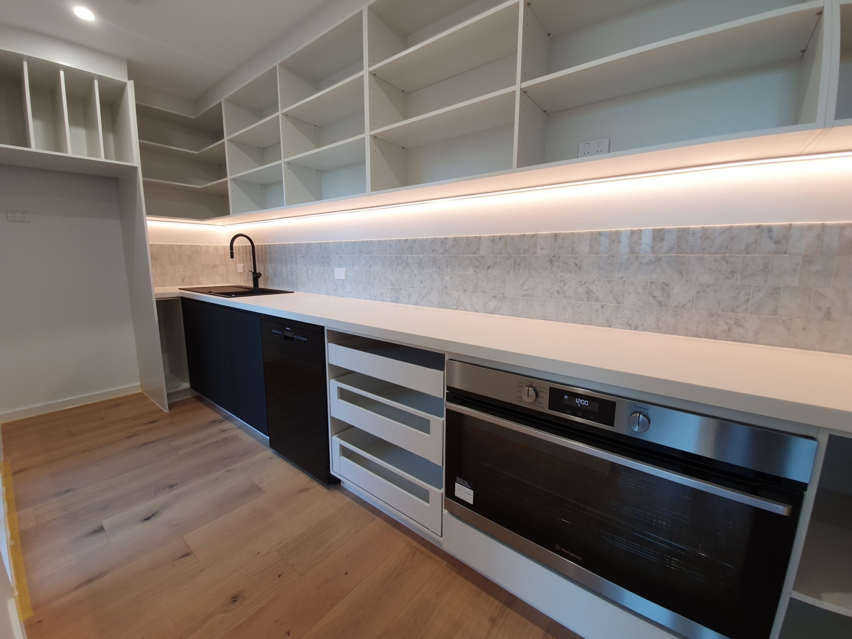 Open shelving in butlers pantry